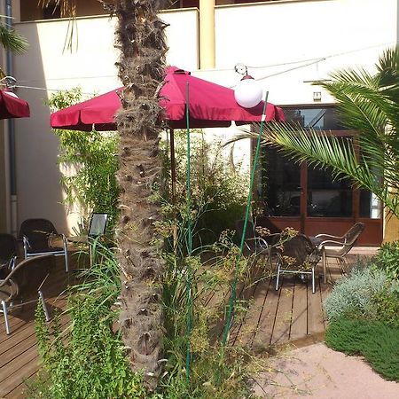 Hotel Le Relais Du Luberon Maubec  Exterior photo