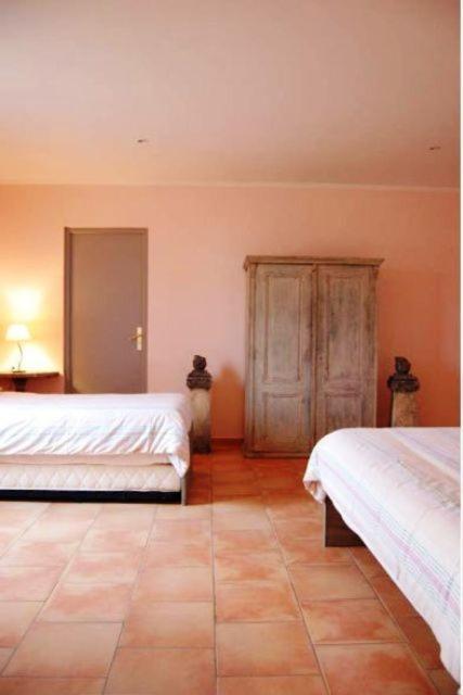 Hotel Le Relais Du Luberon Maubec  Room photo